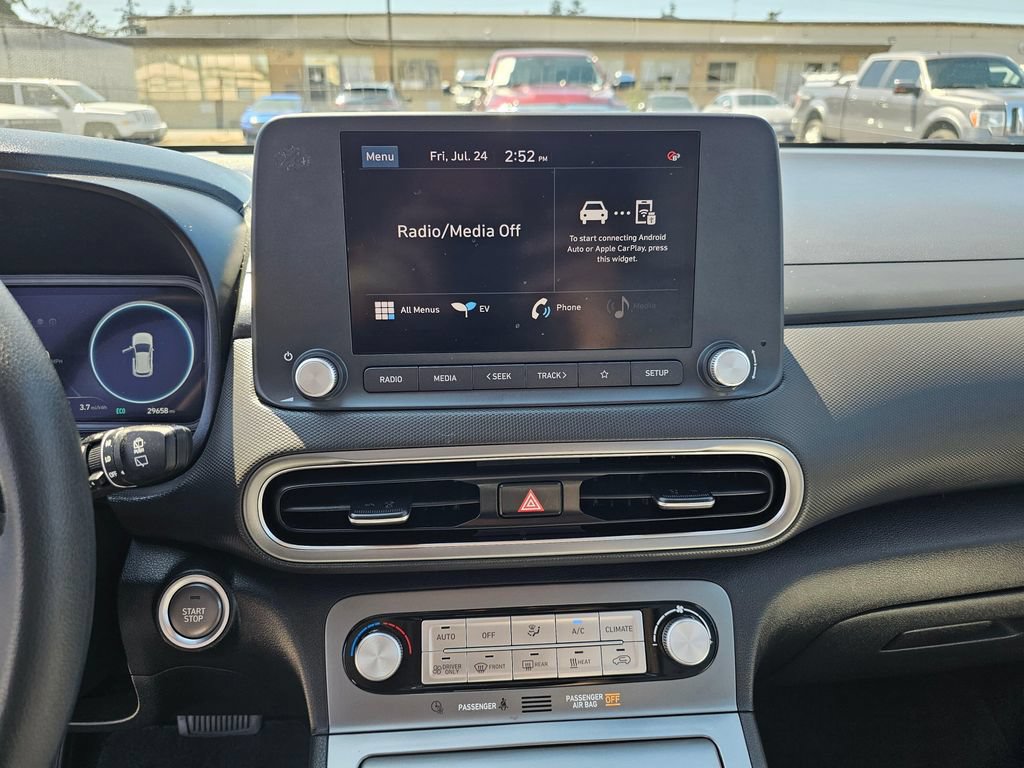 Used 2023 Hyundai Kona SE FWD image 25