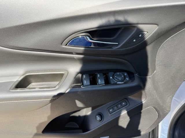 Used 2023 Chevrolet Equinox Premier AWD/4WD image 16