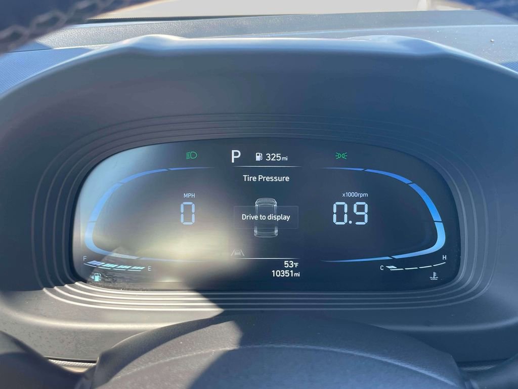 Used 2023 Hyundai Venue SEL image 25