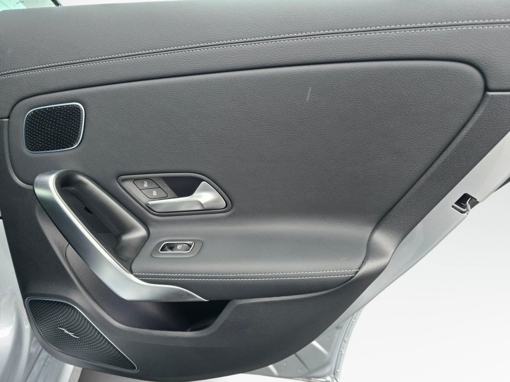 Used 2025 Mercedes-Benz CLA 35 AMG 4MATIC image 24