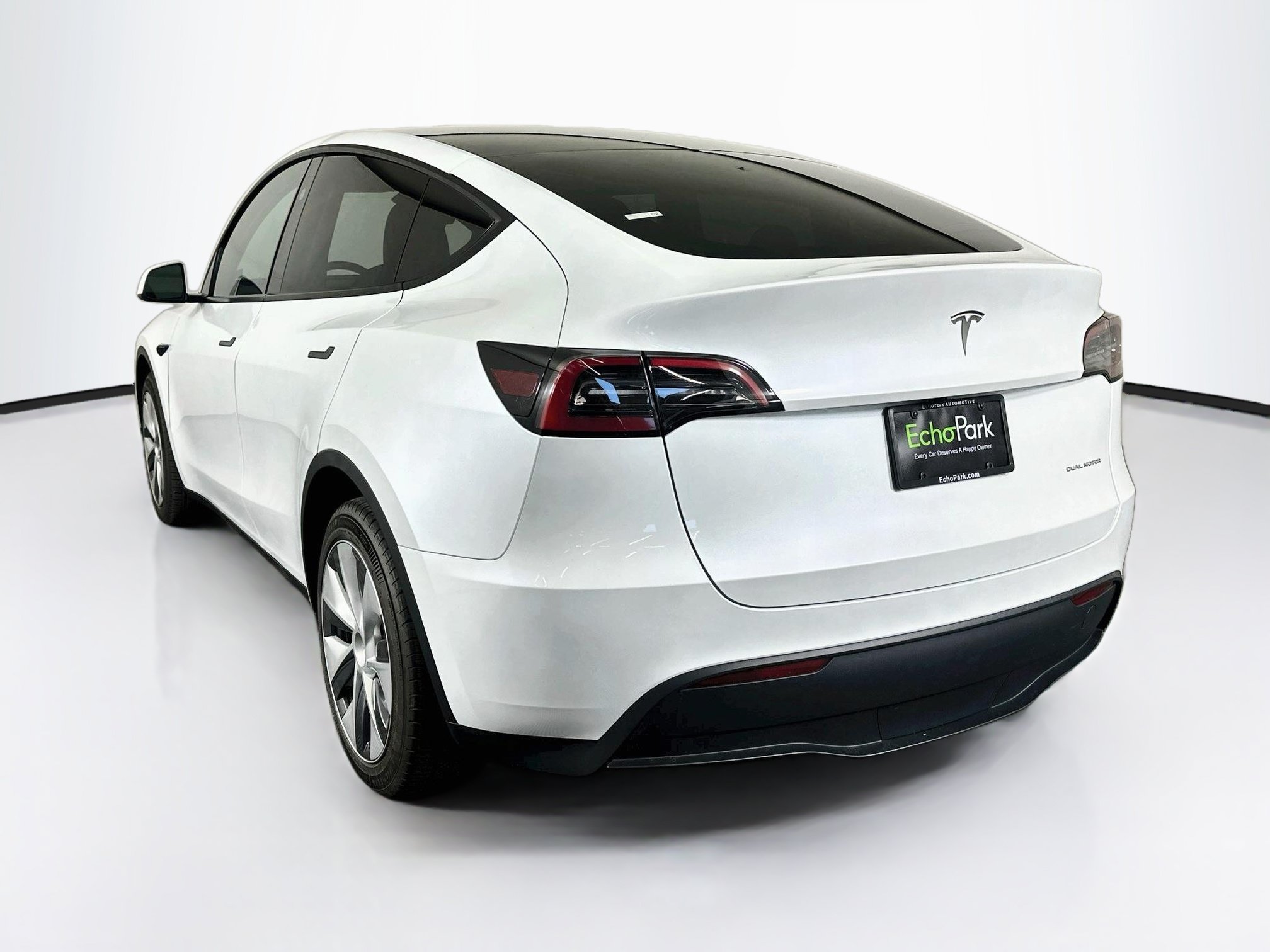 Used 2024 Tesla Model Y Long Range AWD/4WD image 5