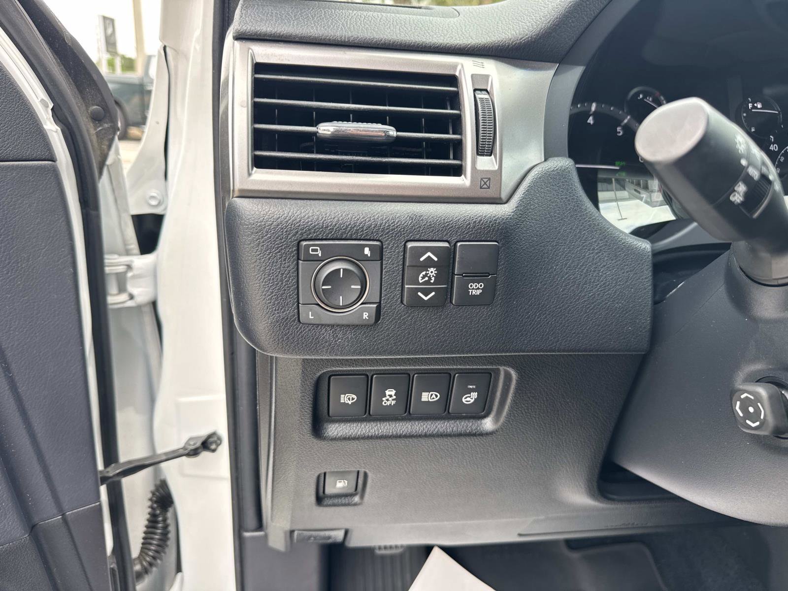 Certified 2022 Lexus GX 460 Premium w/ Premium Package AWD/4WD image 31