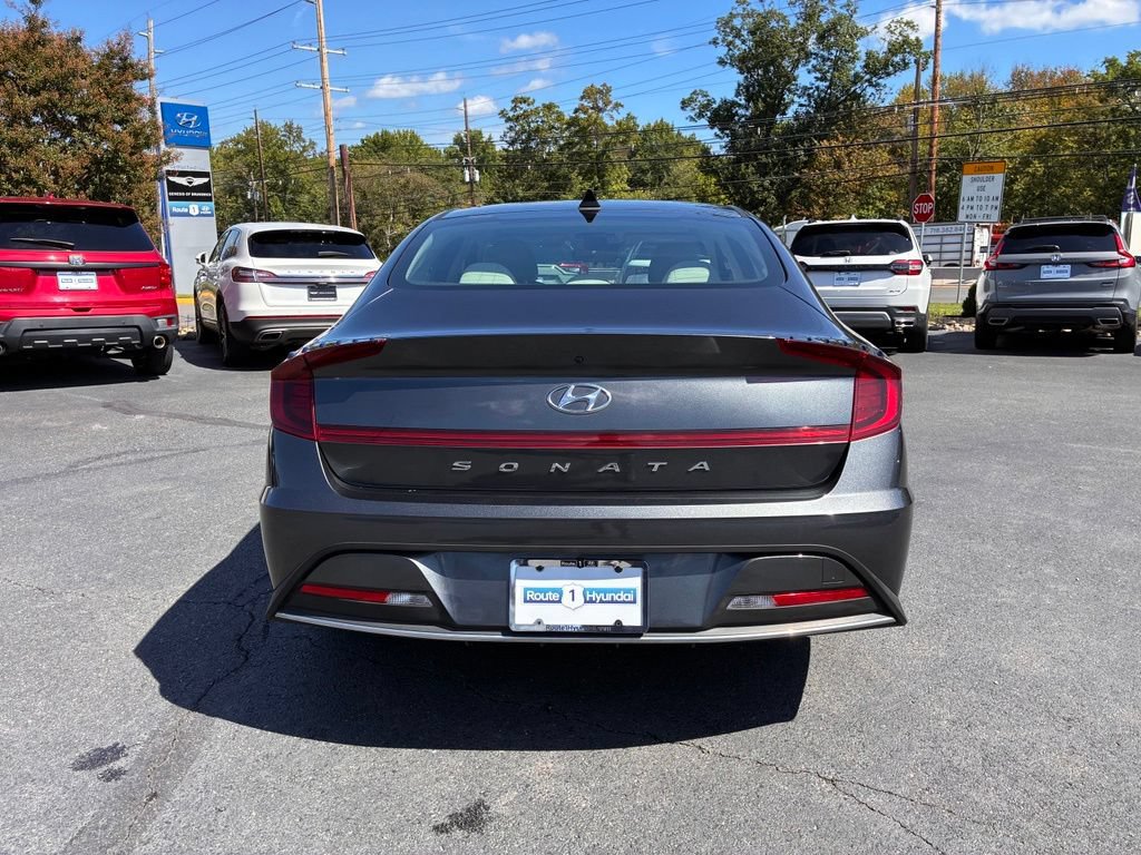 Used 2023 Hyundai Sonata SE w/ Cargo Package FWD image 6