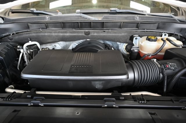 Used 2021 Chevrolet Suburban LT w/ Luxury Package AWD/4WD image 33