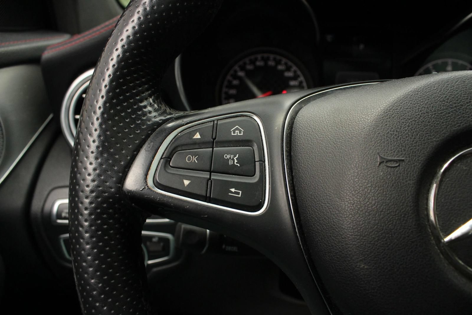 Used 2018 Mercedes-Benz GLC 43 AMG 4MATIC image 32