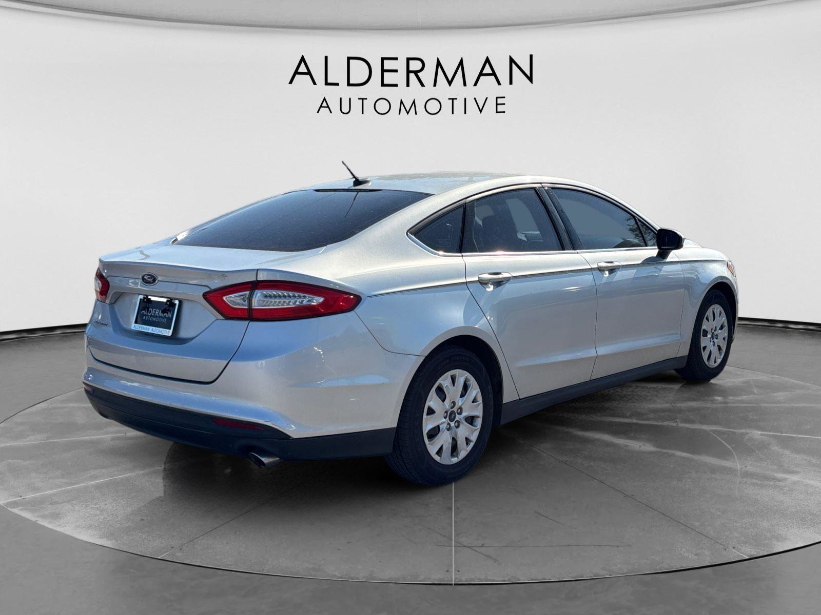 Used 2014 Ford Fusion S FWD image 5
