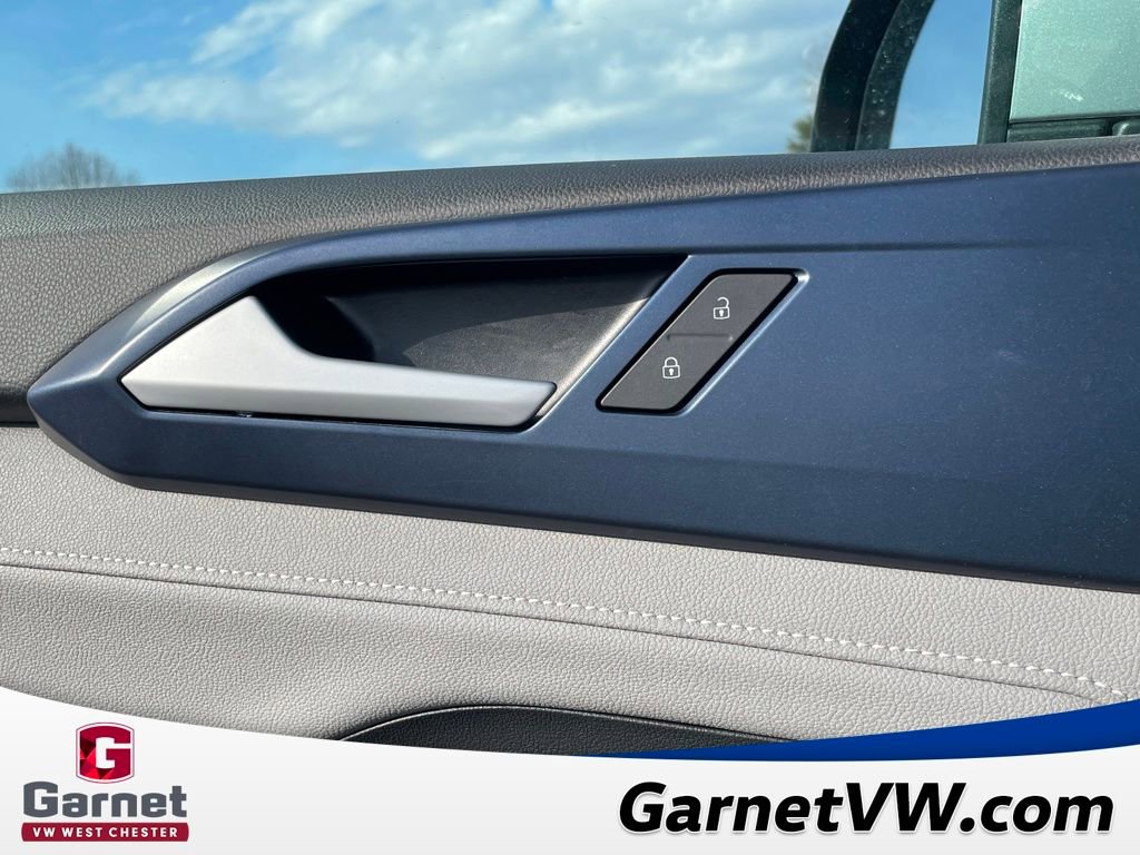 Used 2024 Volkswagen Taos SE image 19