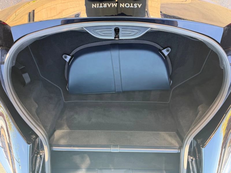 Used 2020 Aston Martin V8 Vantage Coupe image 20