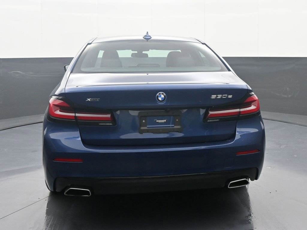 Used 2023 BMW 530e xDrive w/ Premium Package image 6