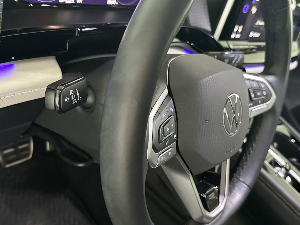 Used 2024 Volkswagen Atlas Cross Sport SEL Premium R-Line image 21