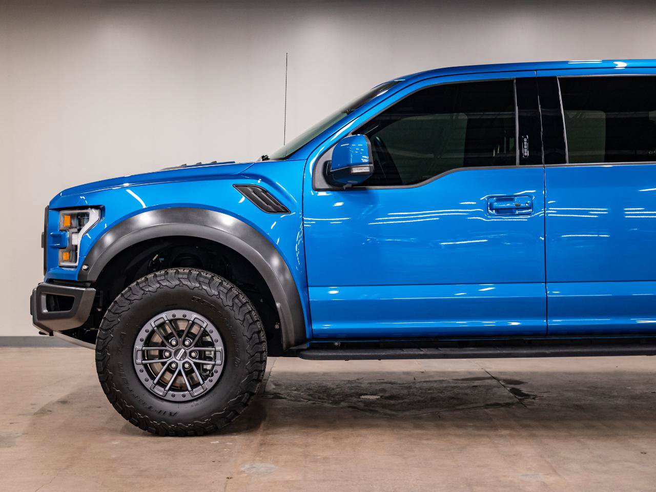 Used 2020 Ford F150 Raptor w/ Equipment Group 802A Luxury AWD/4WD image 20