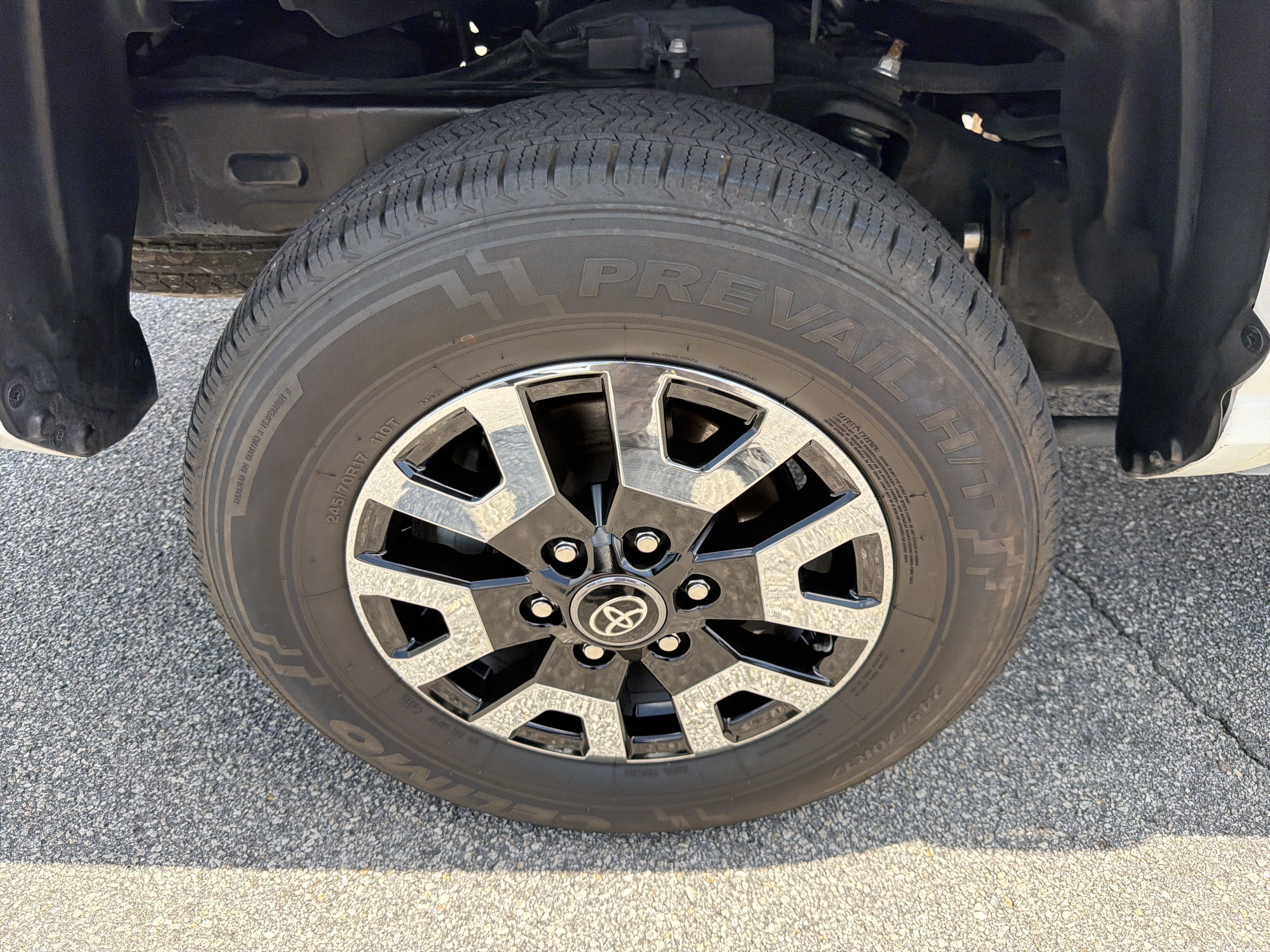 Certified 2024 Toyota Tacoma SR5 AWD/4WD image 27