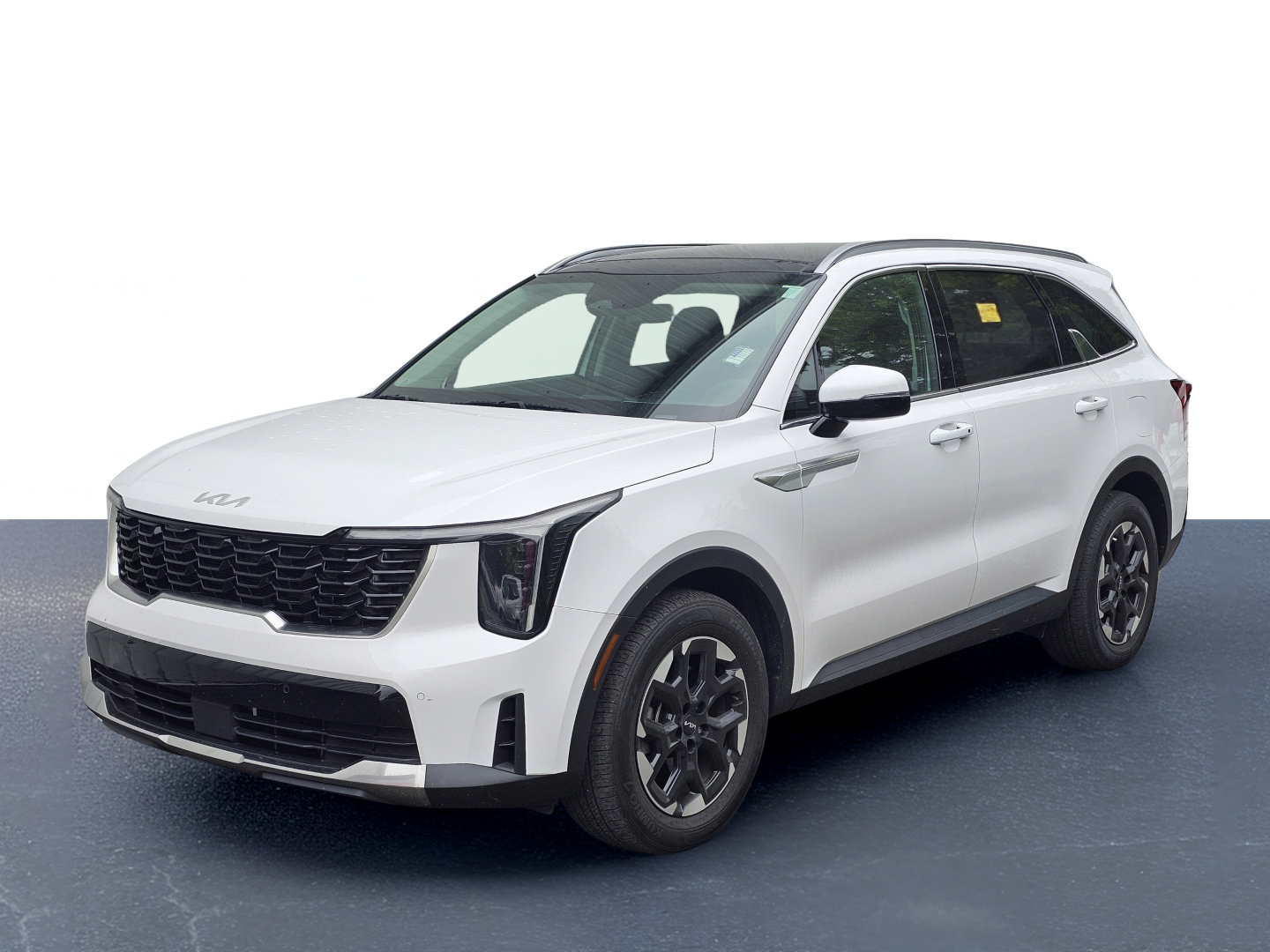 Used 2024 Kia Sorento S w/ Panoramic Sunroof Package FWD image 2