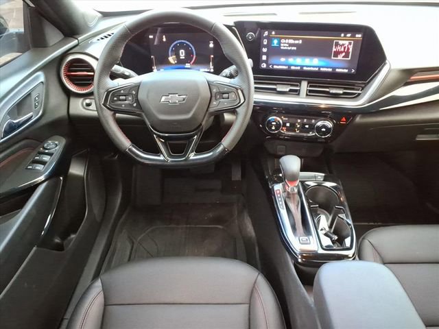 Used 2025 Chevrolet Trax RS w/ Driver Confidence Package image 9