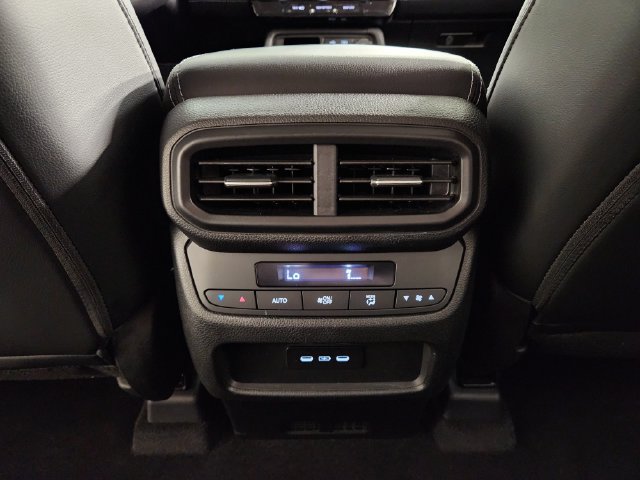 Used 2025 Honda Pilot EX-L image 30