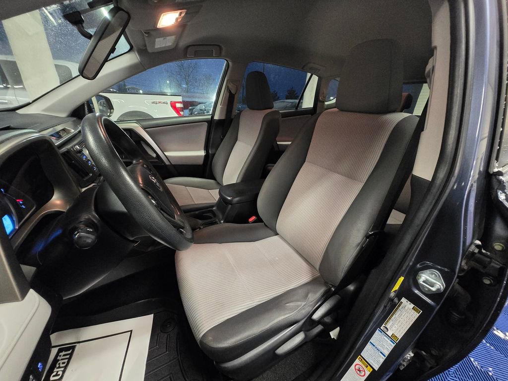 Used 2014 Toyota RAV4 LE image 9