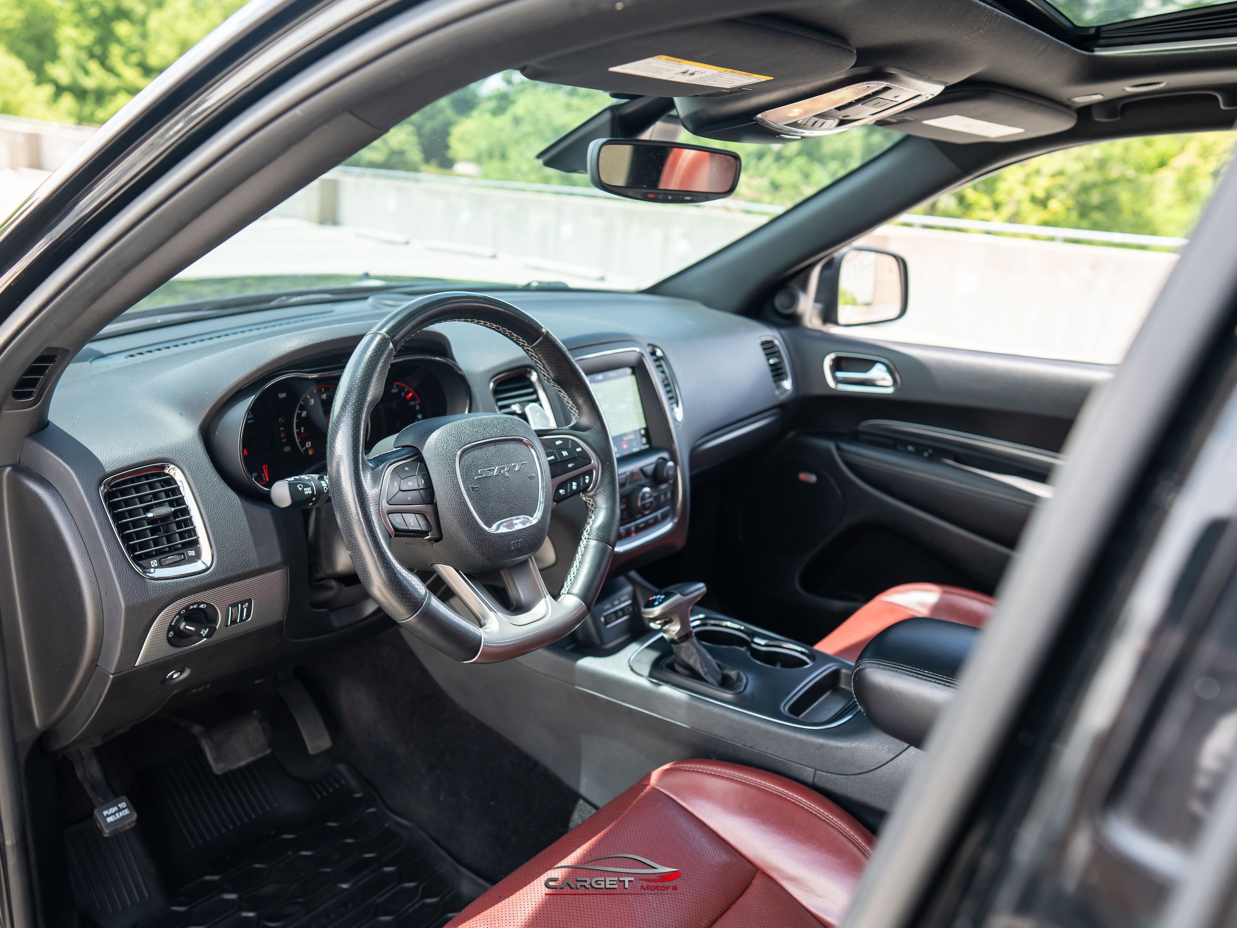 Used 2018 Dodge Durango SRT w/ Technology Group AWD/4WD image 13
