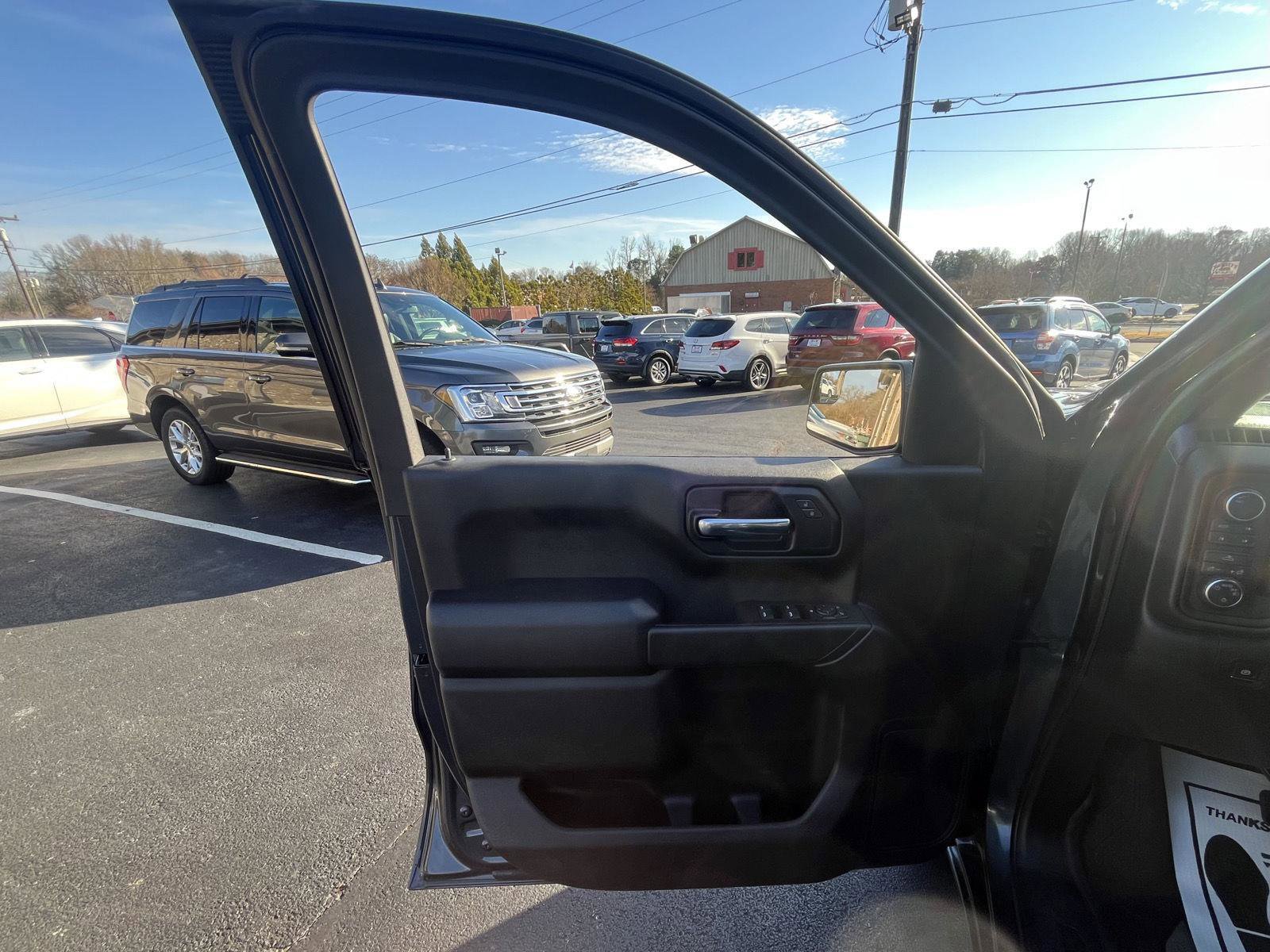 Used 2020 Chevrolet Silverado 1500 Custom Trail Boss w/ Custom Convenience Package image 7