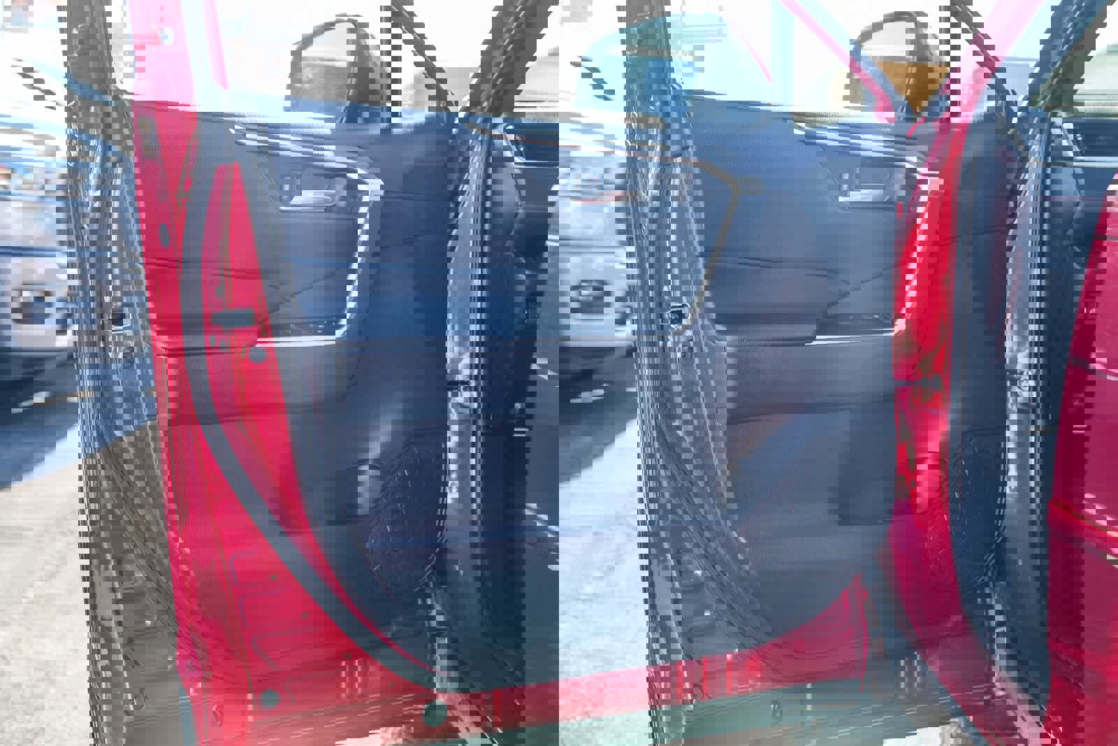 Used 2021 Toyota RAV4 SE w/ Weather & Moonroof Package image 19