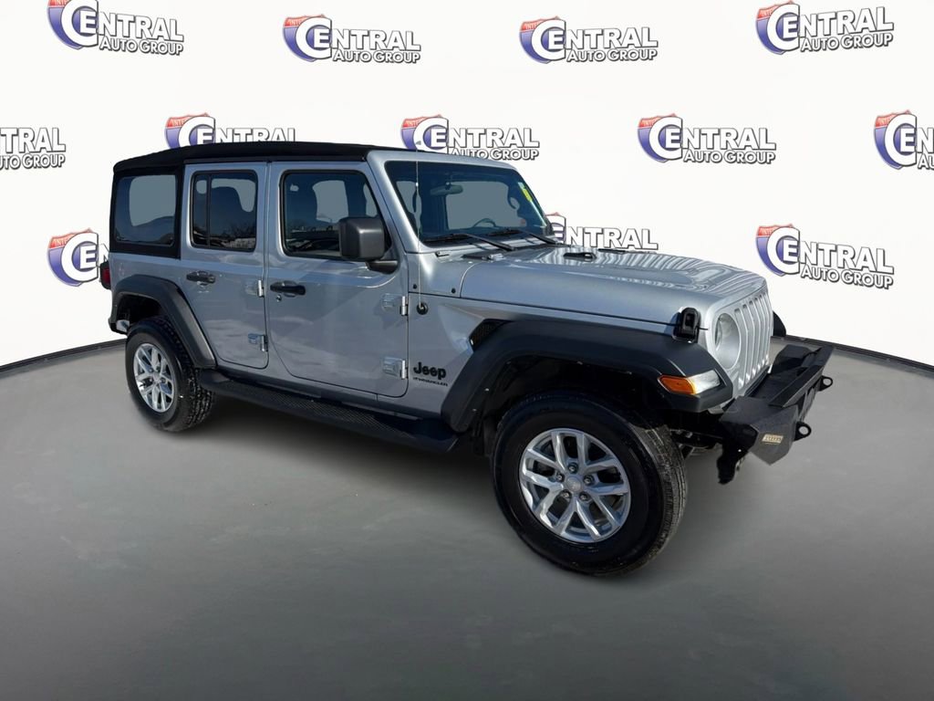 Used 2023 Jeep Wrangler Sport S image 3
