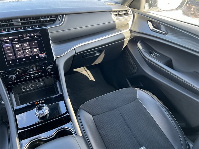 Used 2023 Jeep Grand Cherokee L Laredo image 35