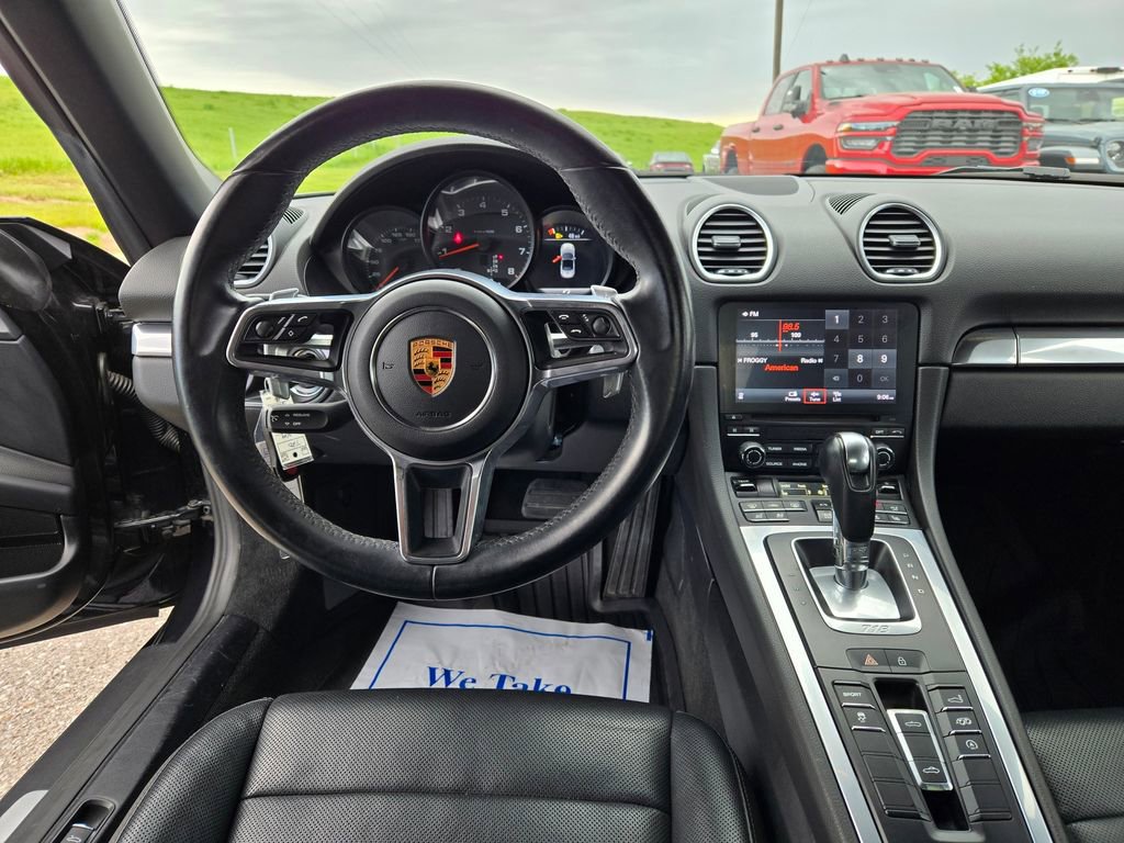 Used 2019 Porsche 718 Boxster RWD image 17