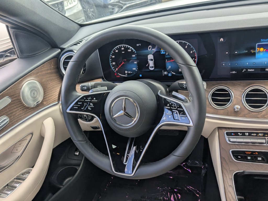 Used 2023 Mercedes-Benz E 350 4MATIC Sedan image 3