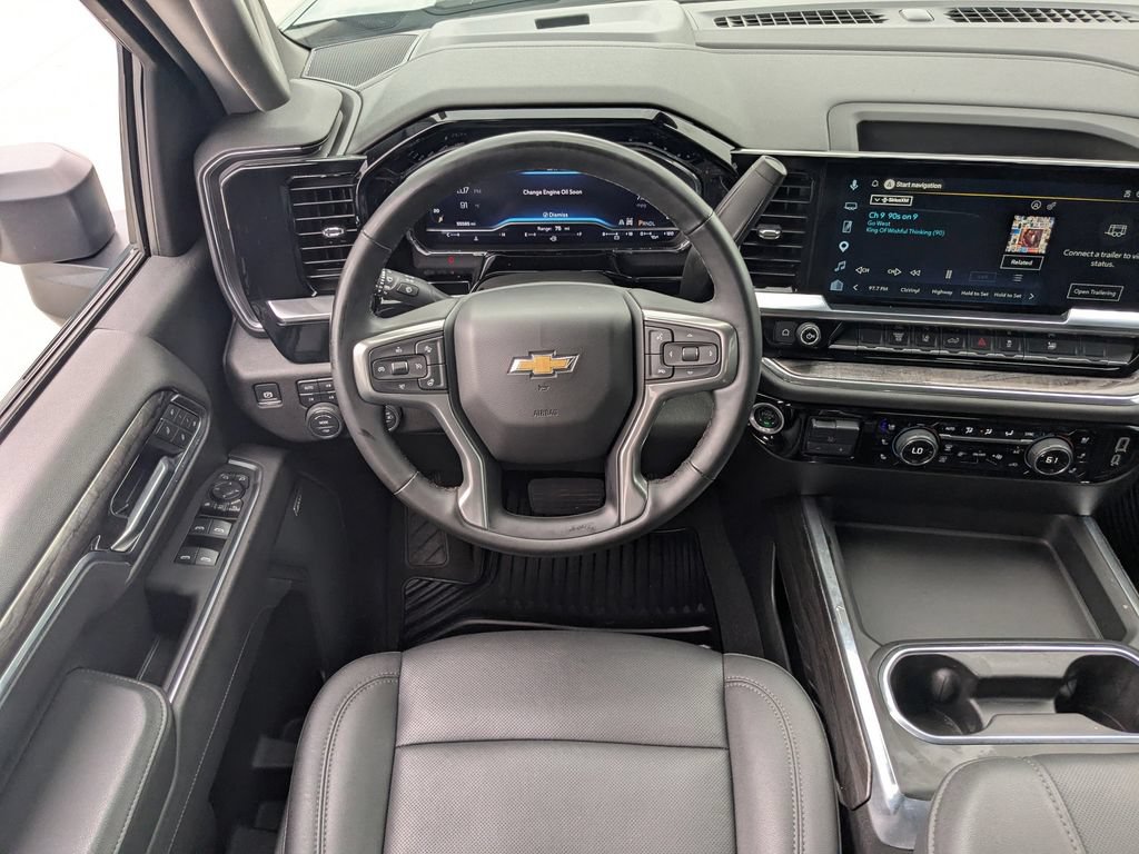 Used 2025 Chevrolet Silverado 2500 LTZ w/ LTZ Convenience Package AWD/4WD image 17