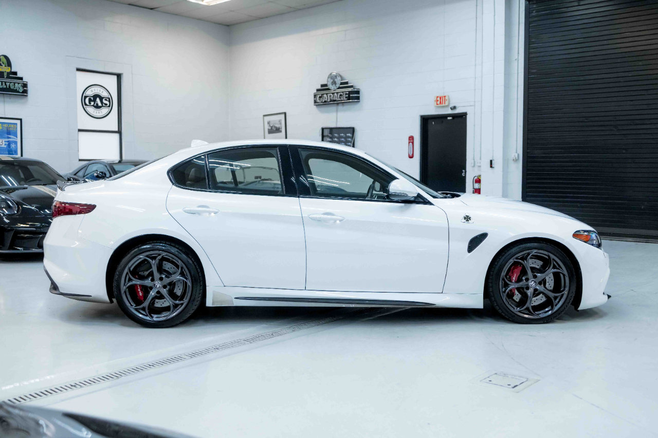 Used 2017 Alfa Romeo Giulia Quadrifoglio image 7