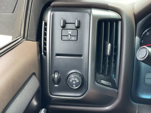 Used 2018 Chevrolet Silverado 1500 LT w/ Texas Edition RWD image 21