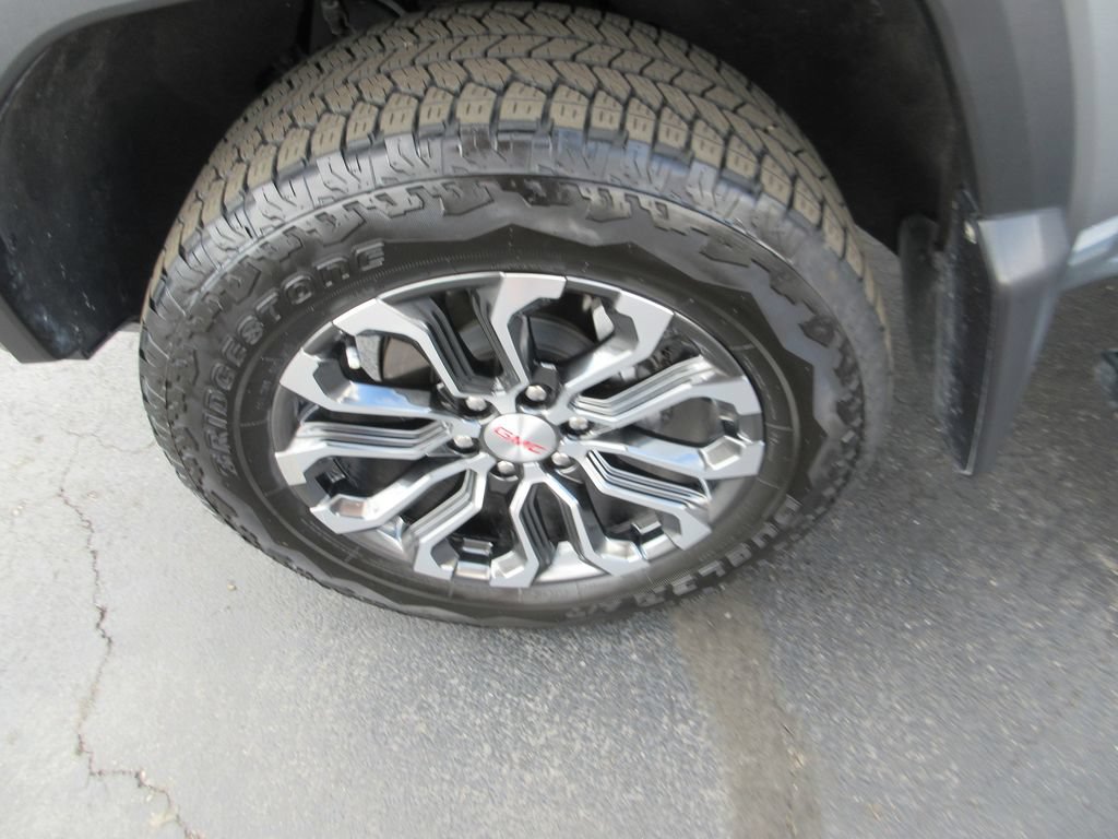 Certified 2024 GMC Canyon Denali AWD/4WD image 15
