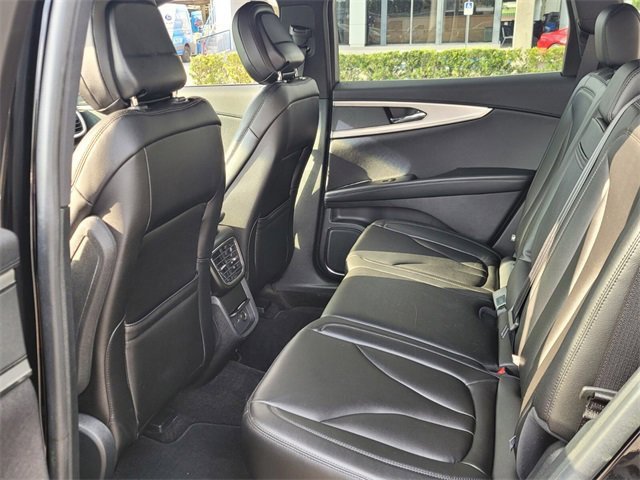 Used 2020 Lincoln Nautilus FWD image 4