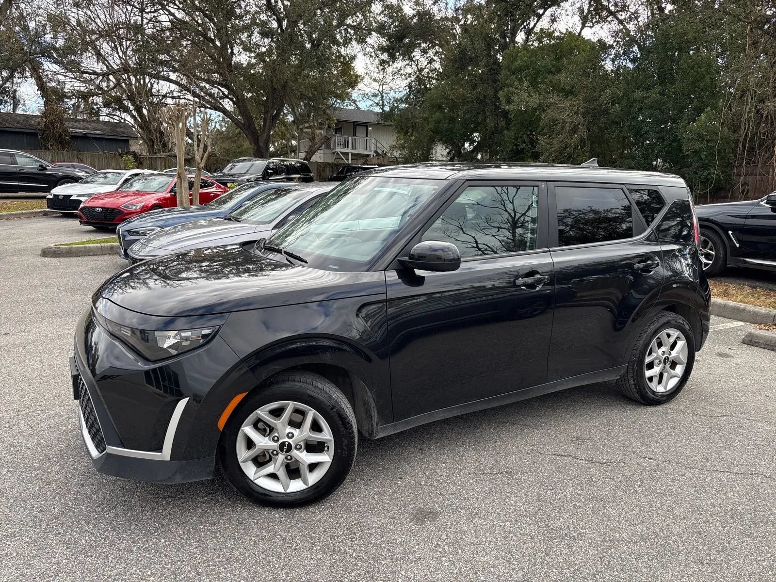 Used 2023 Kia Soul LX w/ Option Group 015 FWD image 3