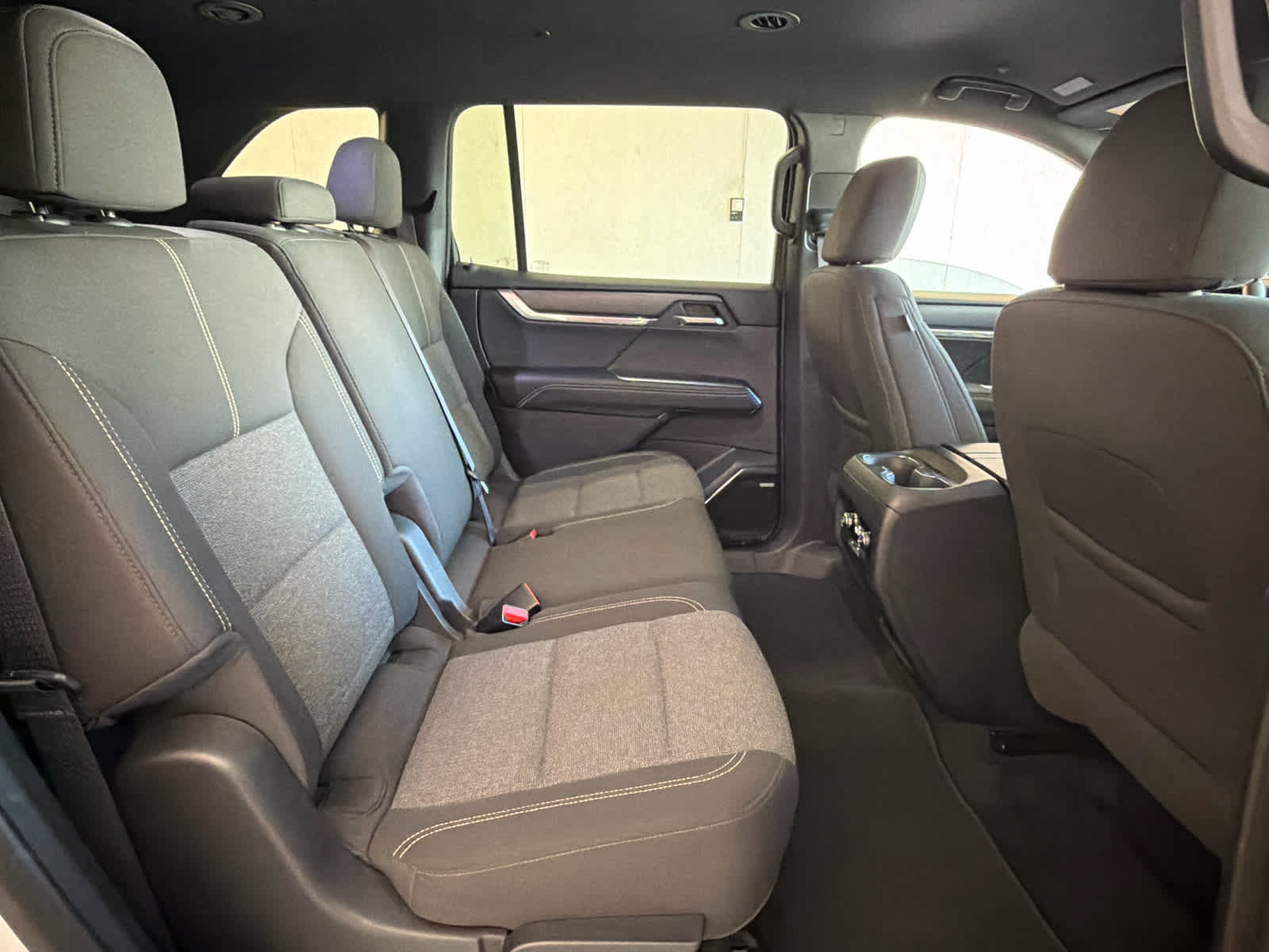 Used 2025 GMC Acadia Elevation FWD image 36