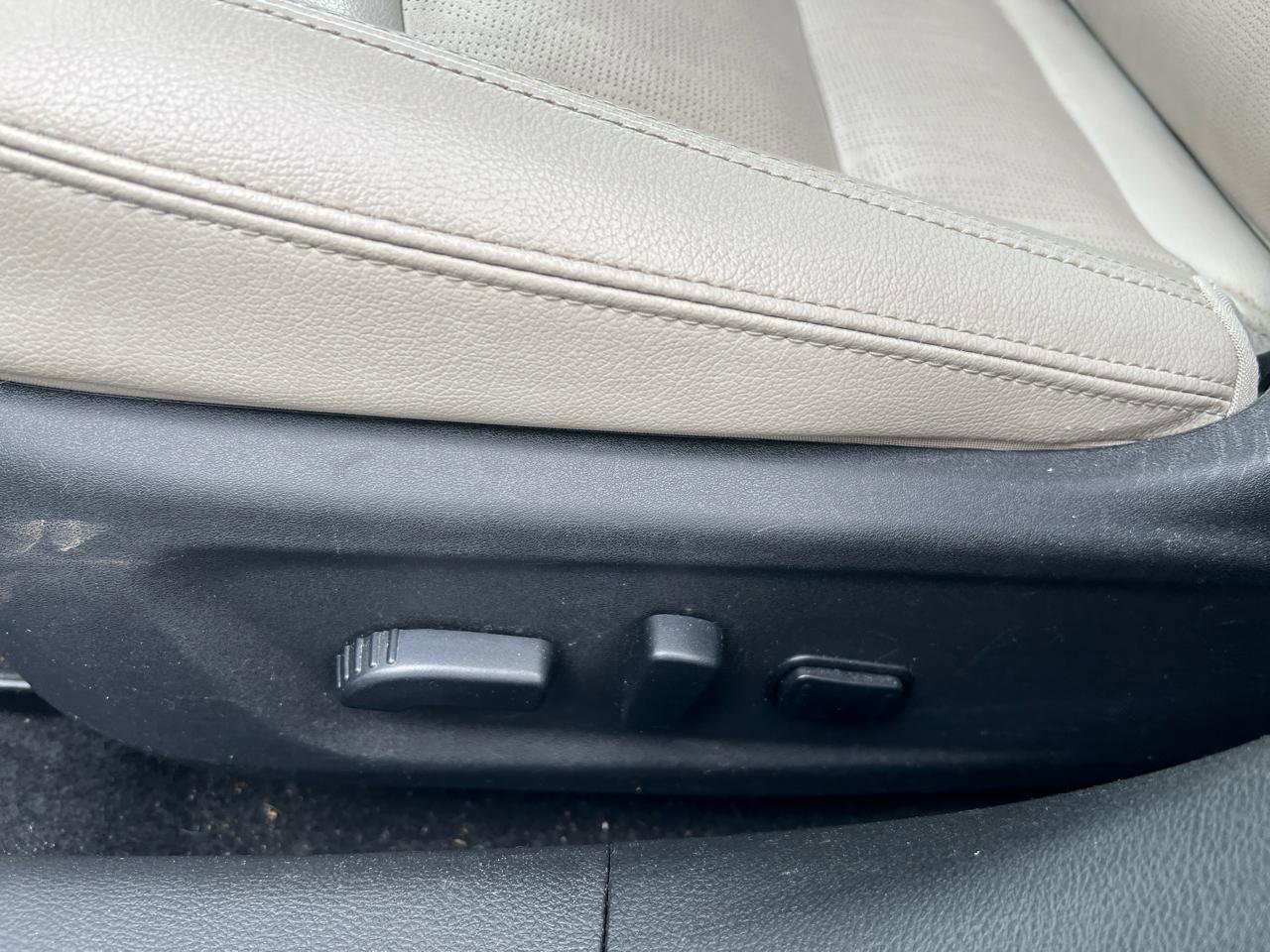 Used 2020 Nissan Altima 2.0 Platinum FWD image 19