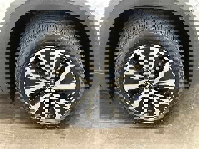 Certified 2022 Volkswagen Taos SE image 6