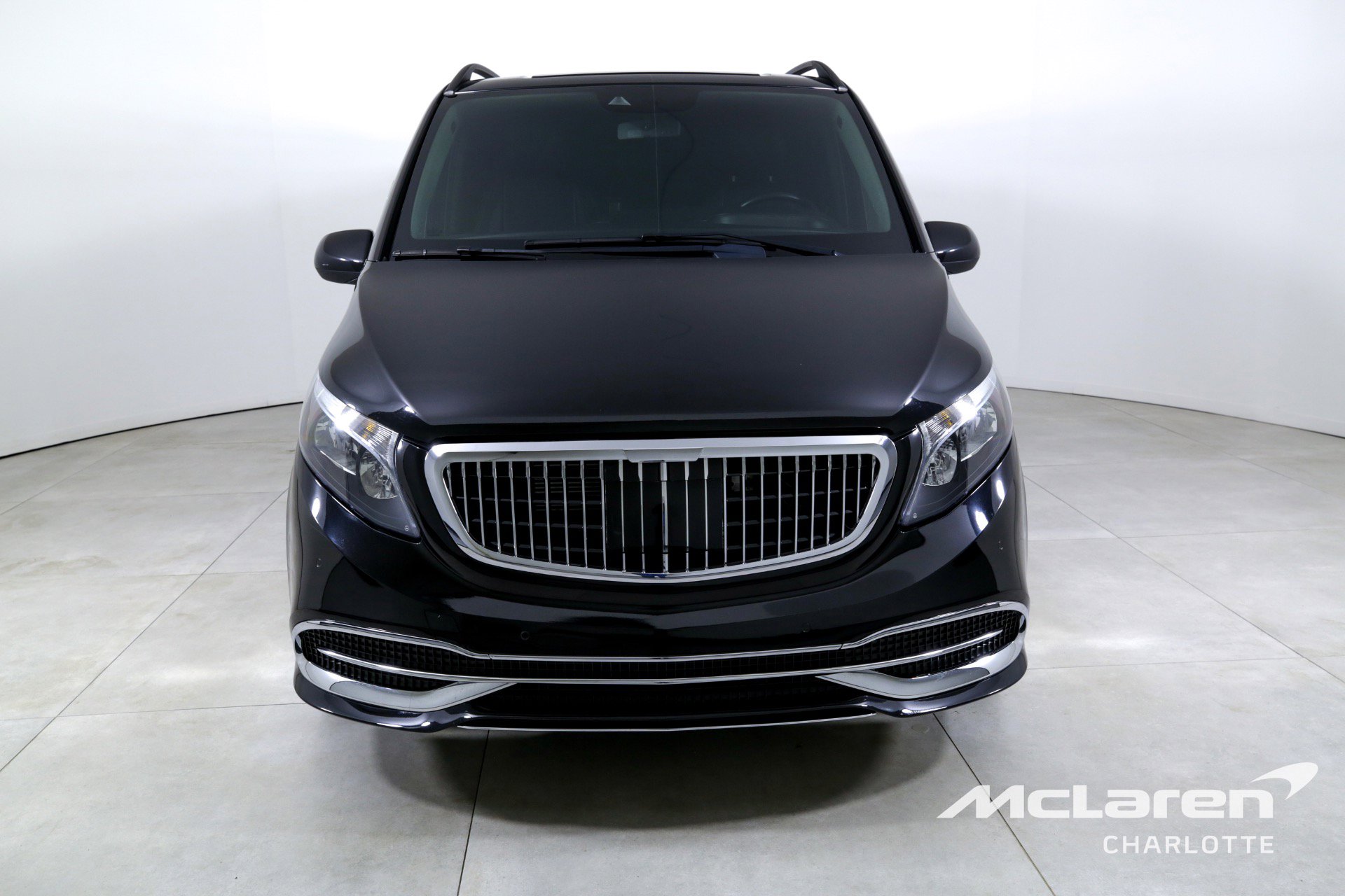 Used 2018 Mercedes-Benz Metris Passenger image 4