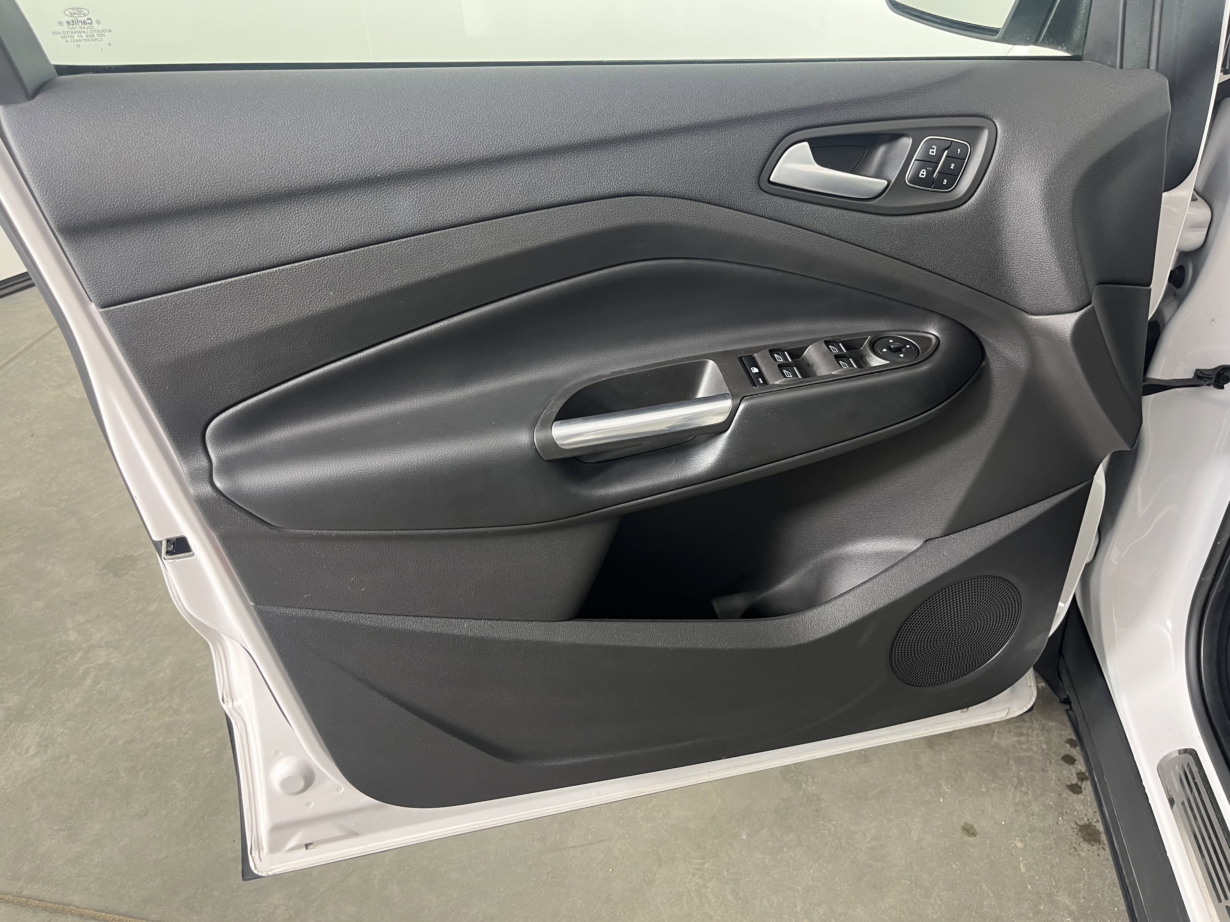 Used 2019 Ford Escape Titanium image 18