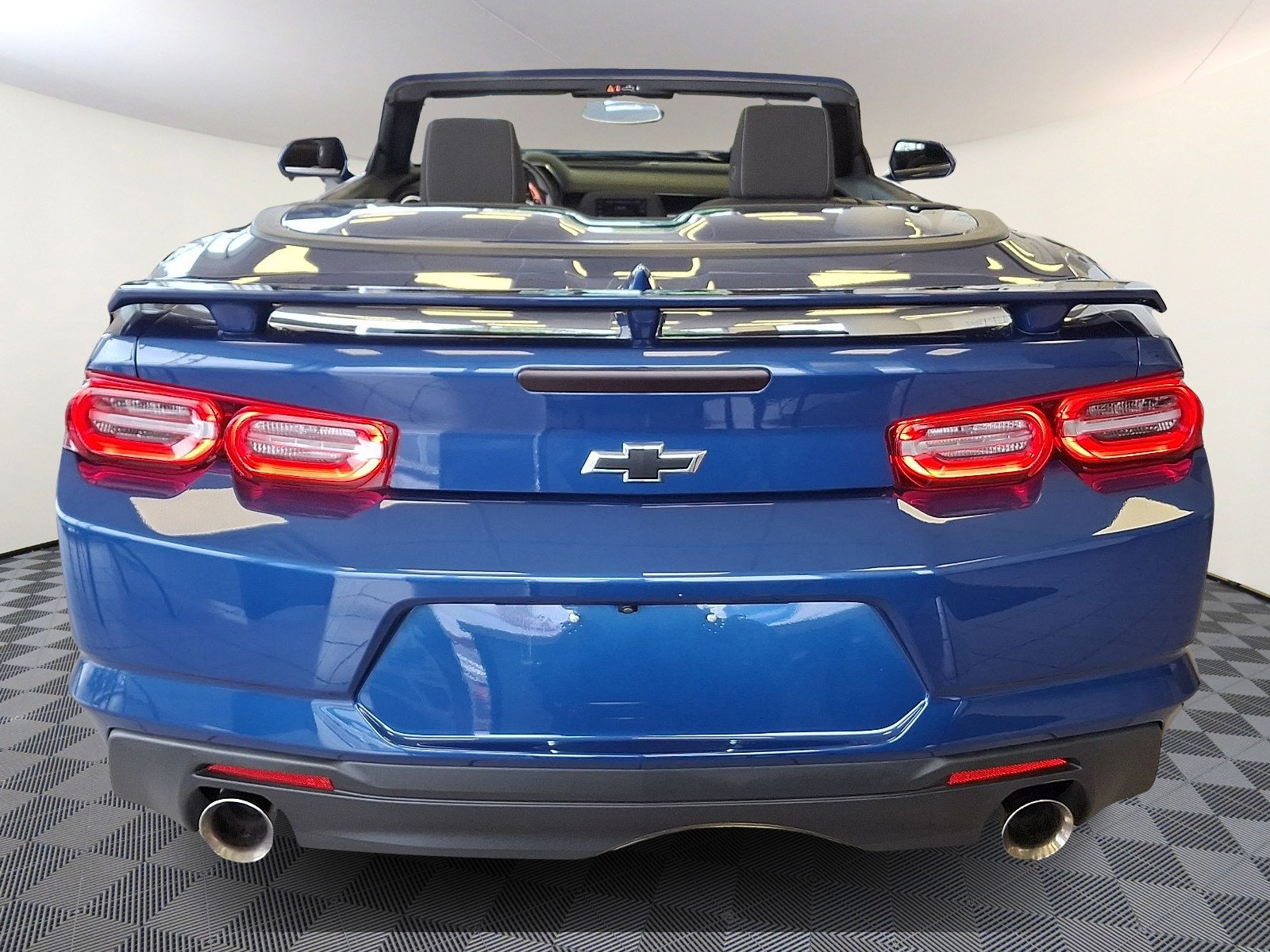 Used 2024 Chevrolet Camaro LT RWD image 5