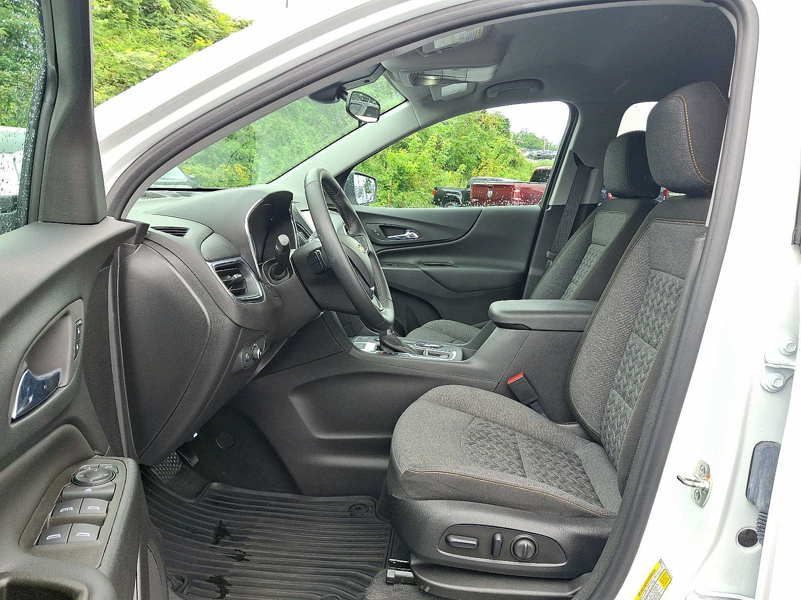 Used 2024 Chevrolet Equinox LT AWD/4WD image 14