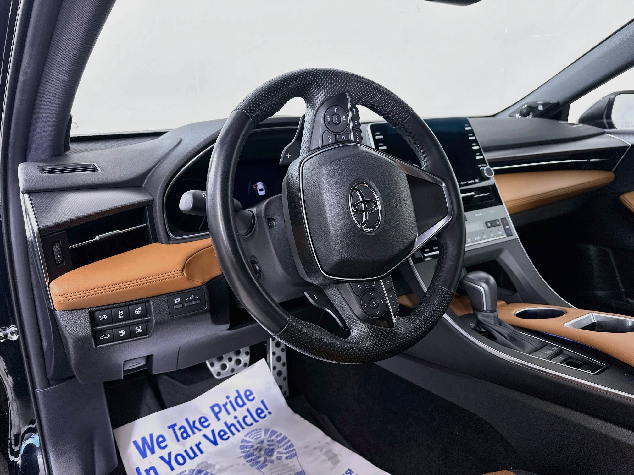 Certified 2022 Toyota Avalon Touring w/ Advanced Safety Package FWD image 9