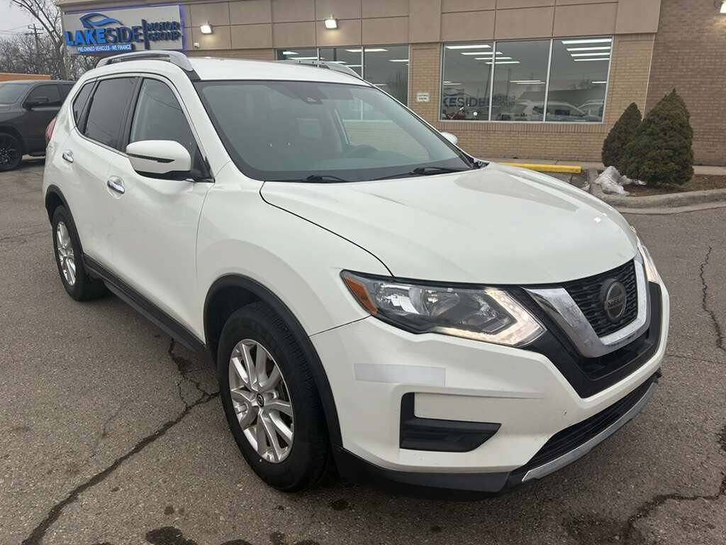 Used 2020 Nissan Rogue SV FWD image 3