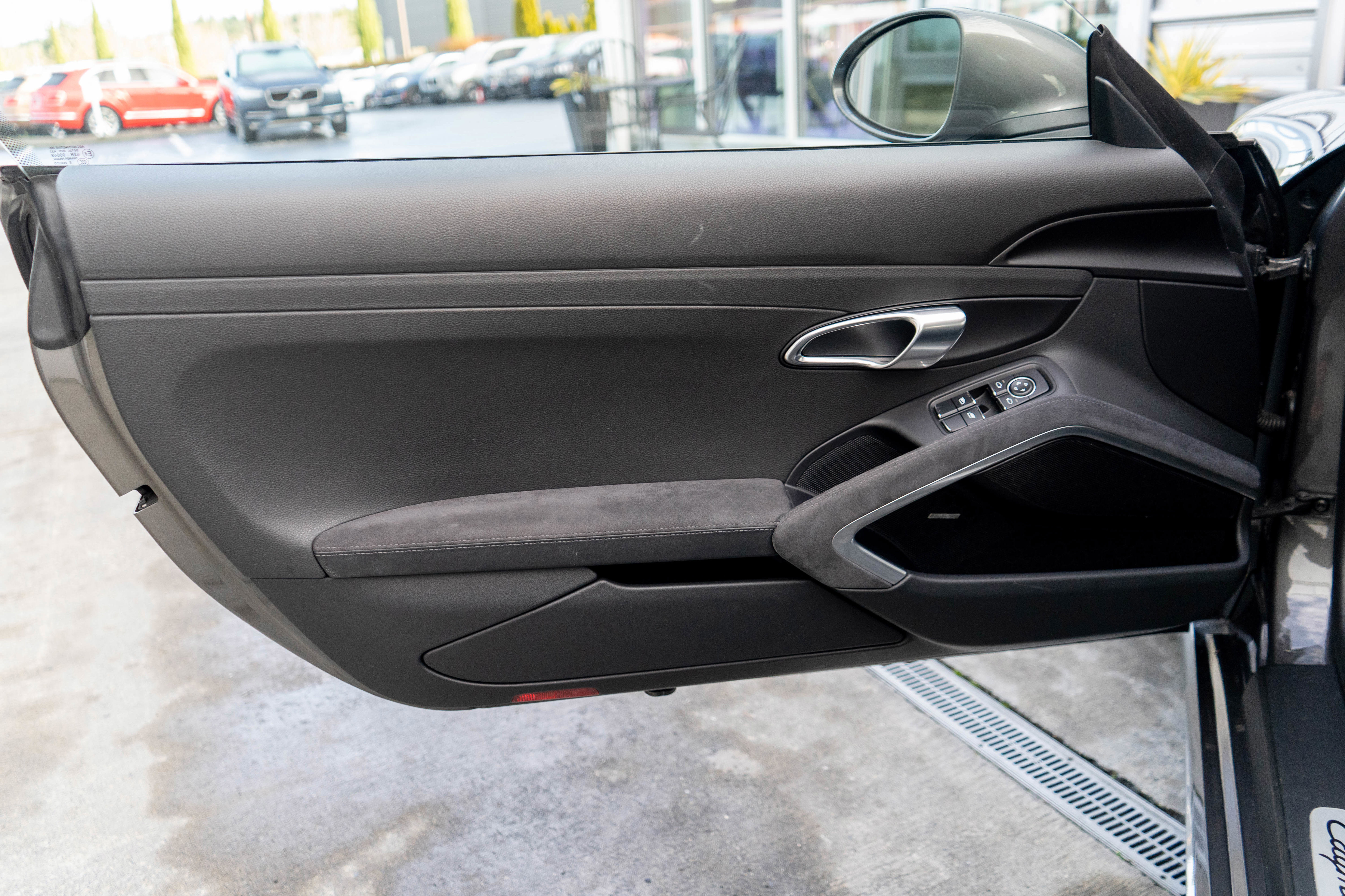 Used 2018 Porsche 718 Cayman GTS image 10