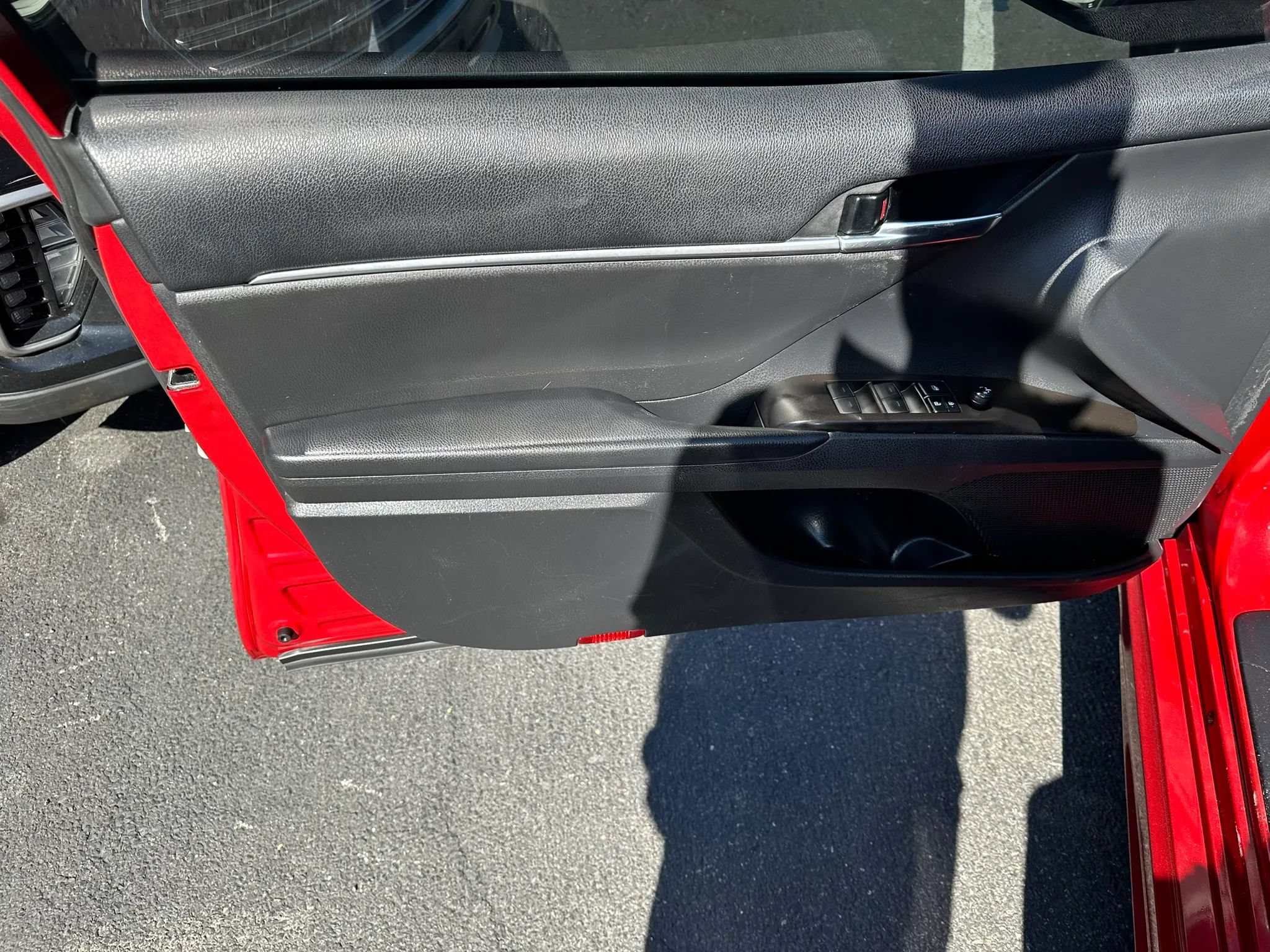 Used 2021 Toyota Camry SE FWD image 21
