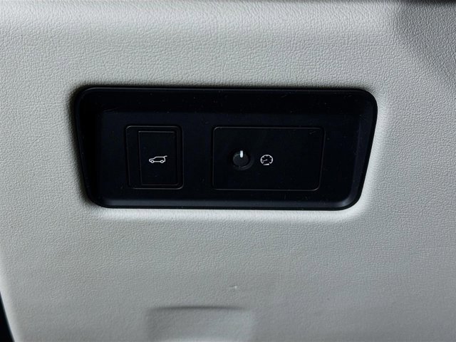 Used 2023 Jaguar F-PACE S image 10