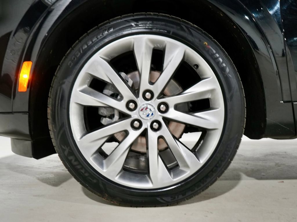 Used 2022 Buick Envision Avenir w/ Technology Package II image 33