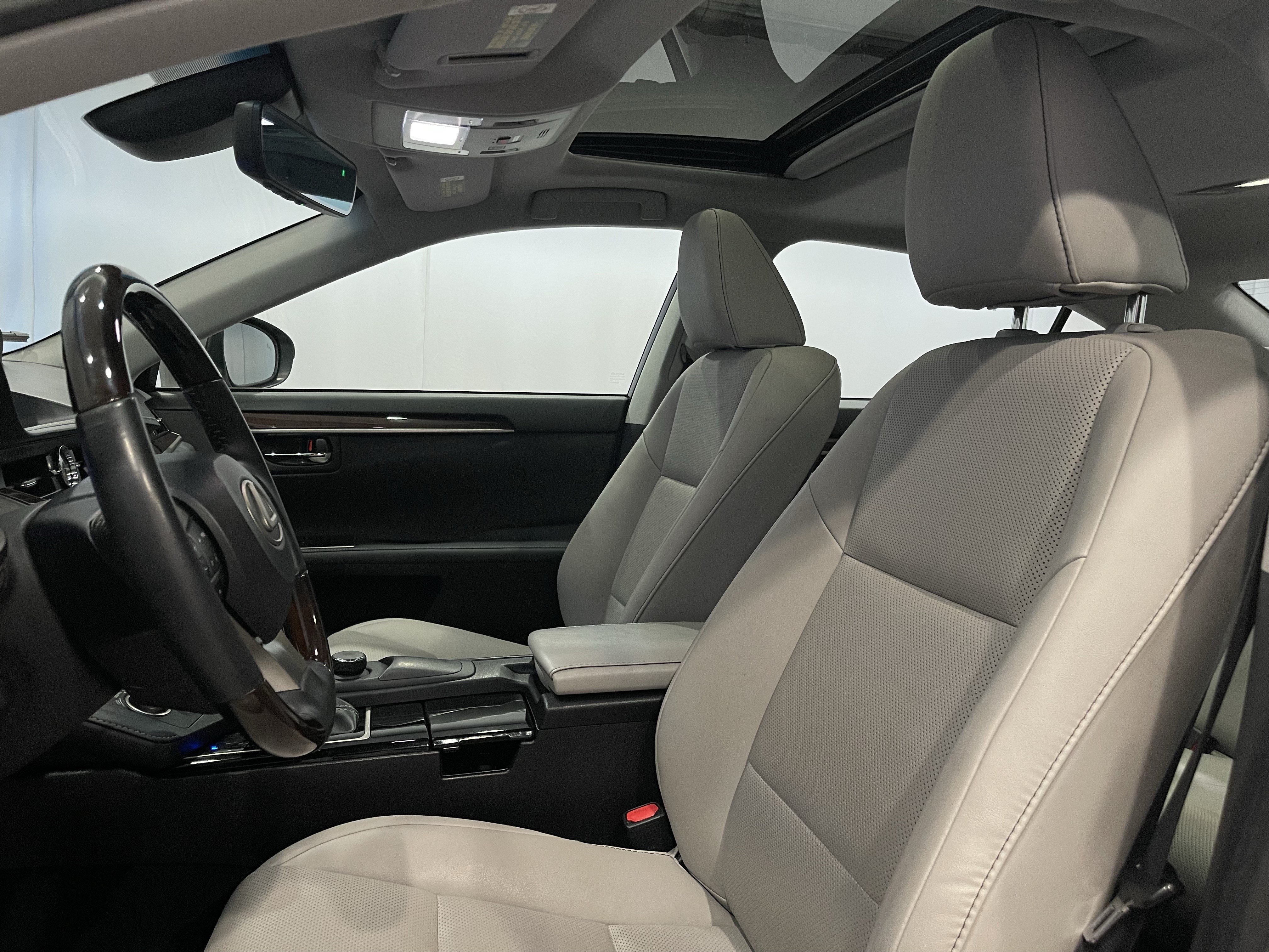 Used 2018 Lexus ES 350 w/ Premier Package FWD image 14