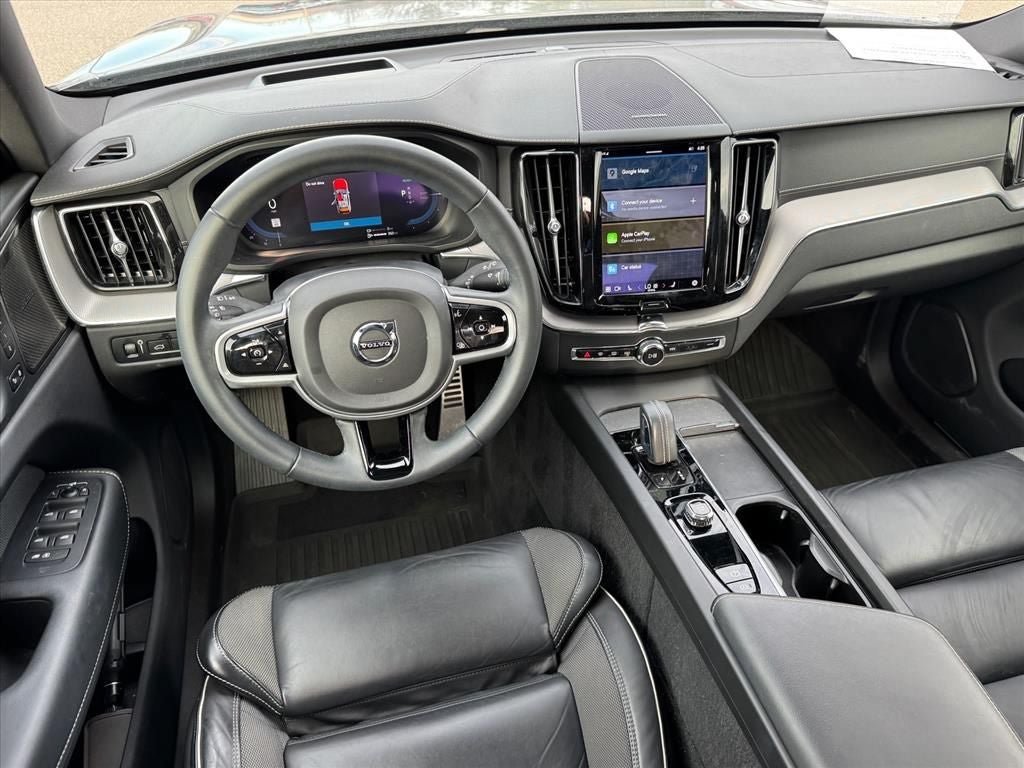 Used 2022 Volvo XC60 T8 R-Design w/ Advanced Package AWD/4WD image 11