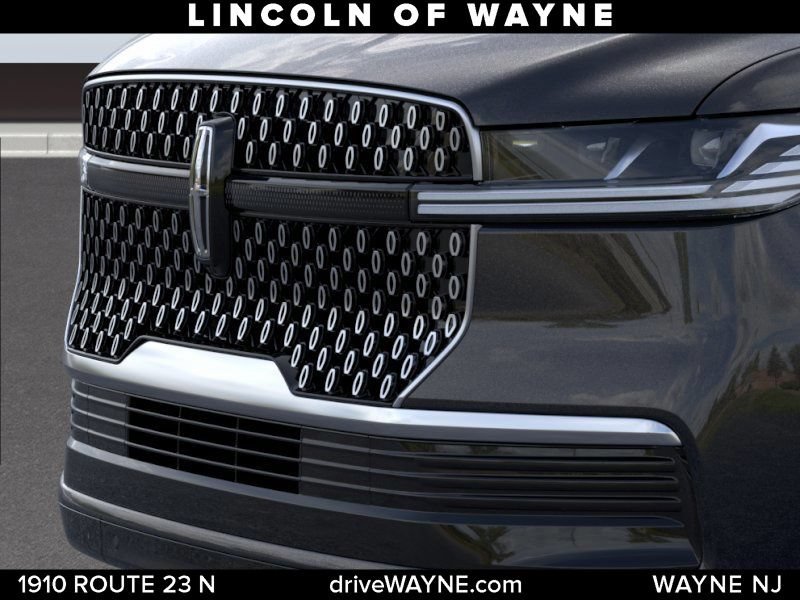 New 2026 Lincoln Navigator Premiere AWD/4WD image 17