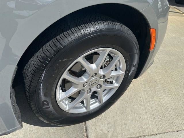 Used 2022 Chrysler Pacifica Touring-L w/ Uconnect Theater Family Group image 19